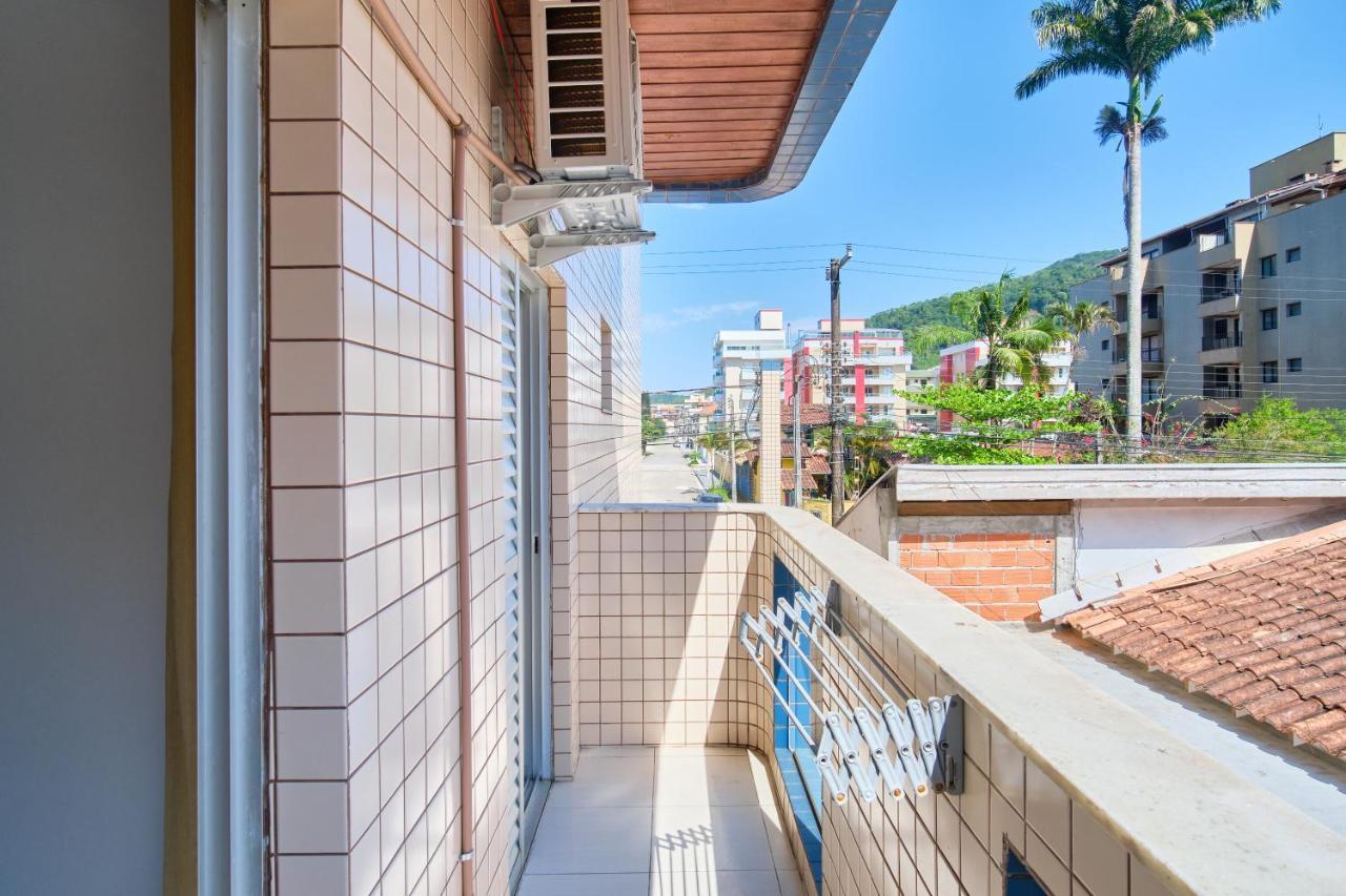 Lenamar II: Beachside Apartment with AC and Wi-Fi Ubatuba Exterior photo